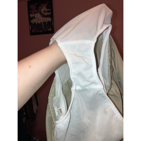 NWT Under Armour tan running shorts size small - Picture 8 of 8